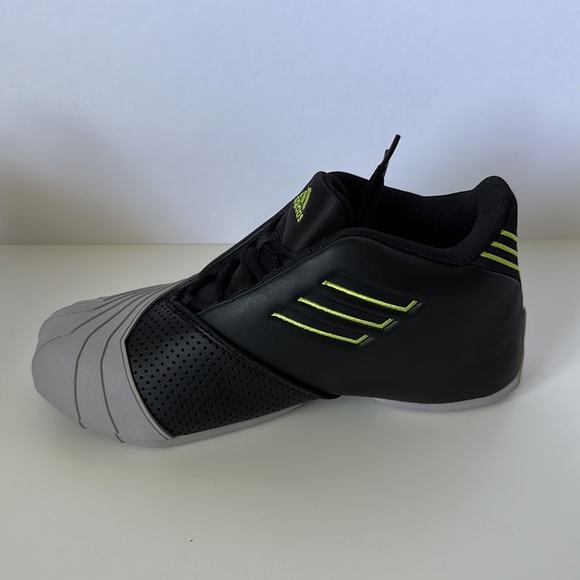 NWT Adidas T-Mac 1J Basketball High tops Sz 4.5y